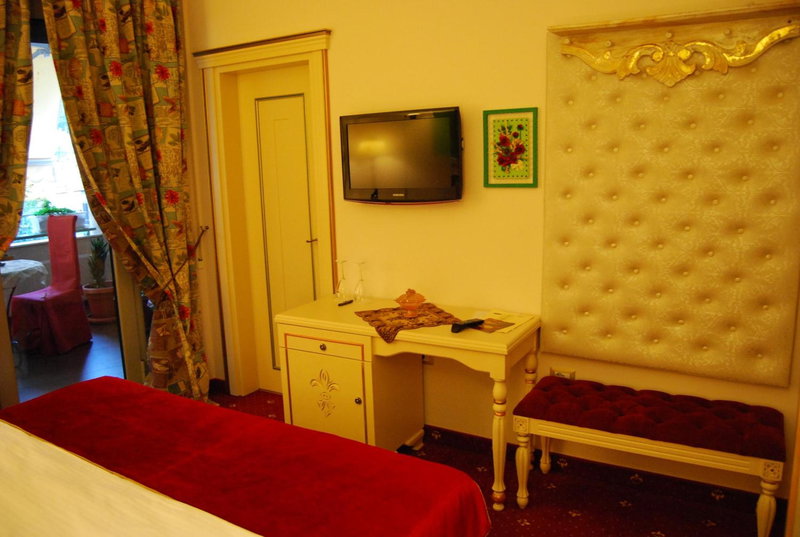 2 KITARRAT Boutique Hotel & SPA, Durrës, Албания