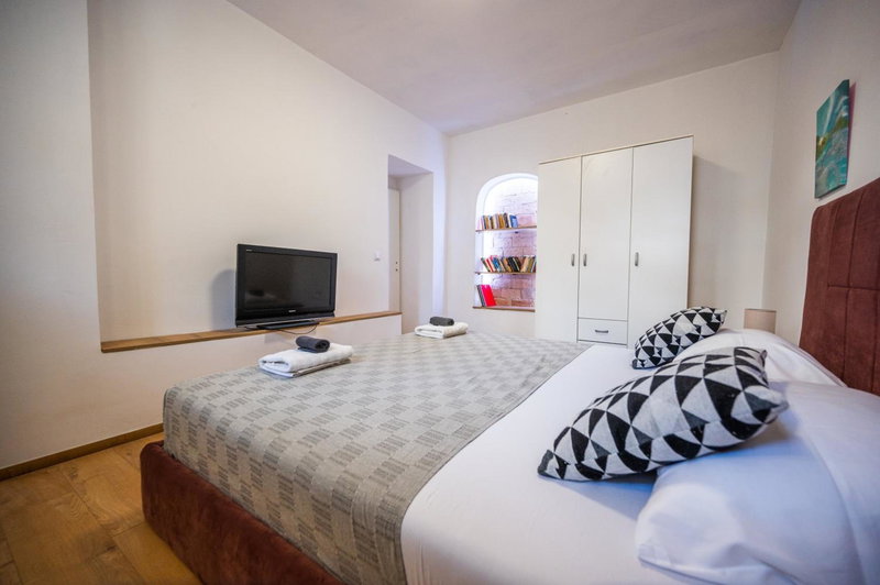 Spacious and Bright 2BDR Apartment in the Old Town, Sarajevo, Bosnia and Herzegovina