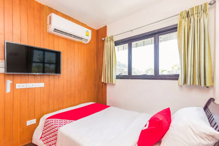 OYO 423 Baan Lucky Guesthouse, Karon, Tailandia