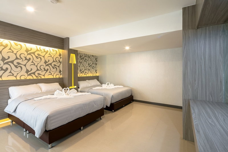 Sound at sleep Hotel, Makkasan, Thailand
