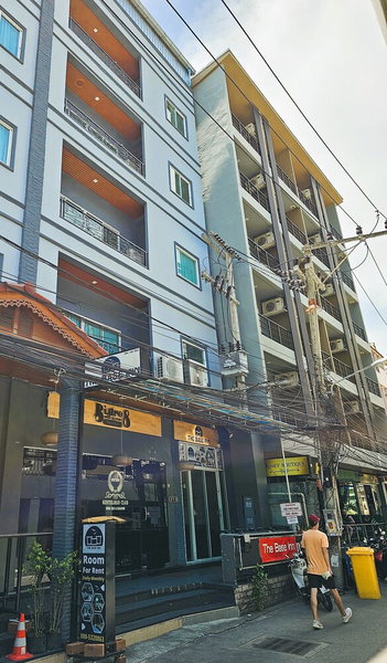 The Base Inn, พัทยา, ประเทศไทย