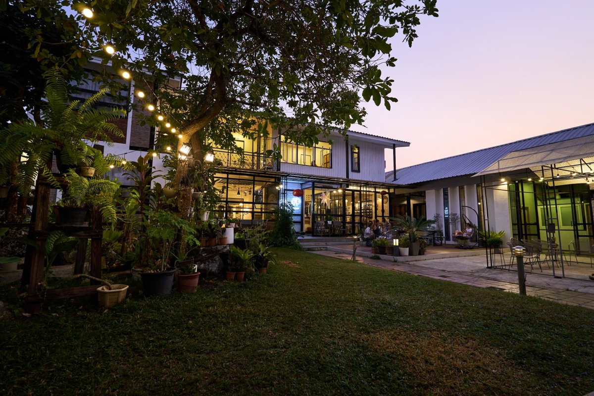 Hôtel · Sherloft Home & Hostel, Chiang Mai