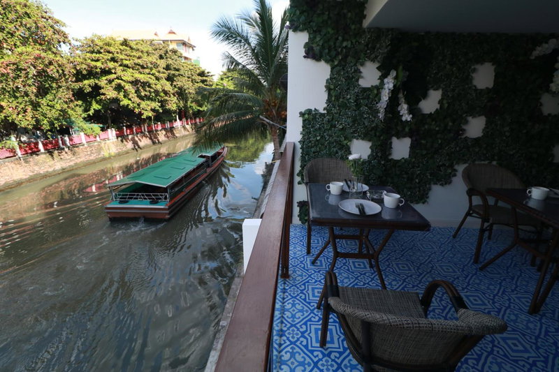 The LOL Elephant Hostel, Bangkok, Thailand