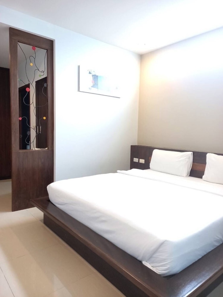 Hotel · Benjamas Place, Rawai