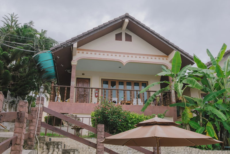 Kataonsea Bungalows, Karon, Thailand