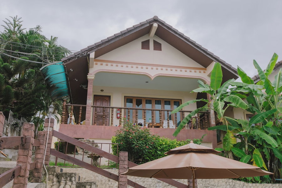 Kataonsea Bungalows, Karon, Thailand