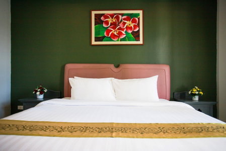 The Corner Hotel, Patong, ประเทศไทย