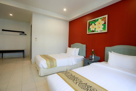 The Corner Hotel, Patong, ประเทศไทย