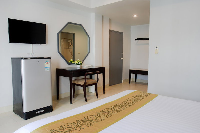 The Corner Hotel, Patong, ประเทศไทย