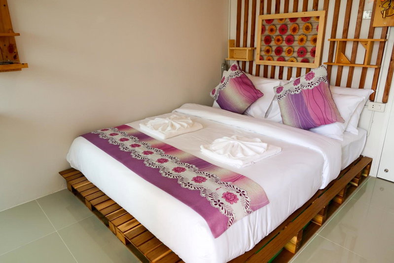 Baan URT Suratthani Airport Hotel, Suratthani, Tailandia