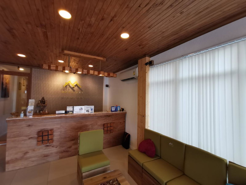 Baan URT Suratthani Airport Hotel, Suratthani, Tailandia
