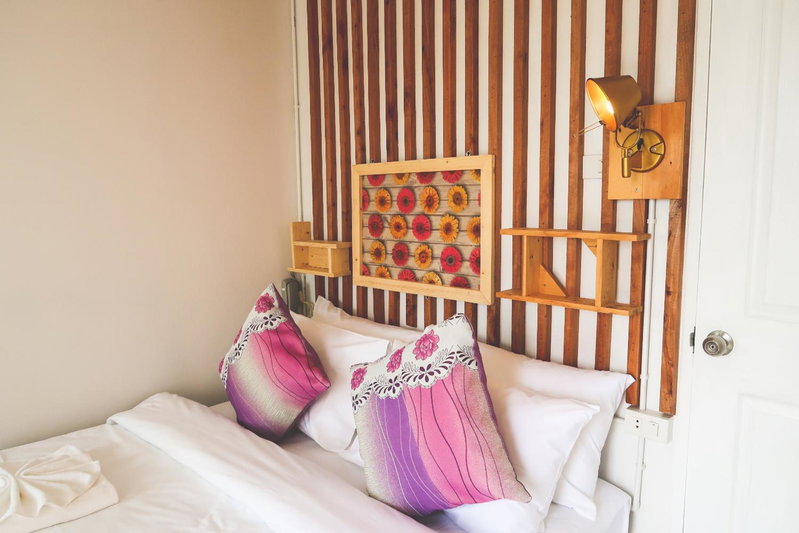 Baan URT Suratthani Airport Hotel, Suratthani, Tailandia