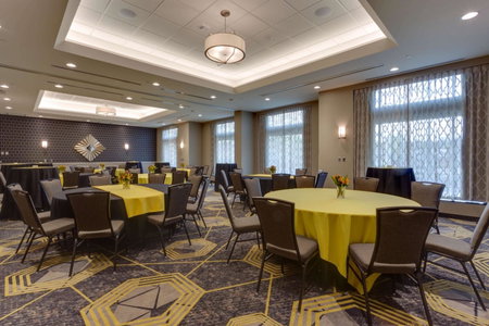 Drury Inn & Suites Pittsburgh Airport Settlers Ridge, Mount Lebanon, United States