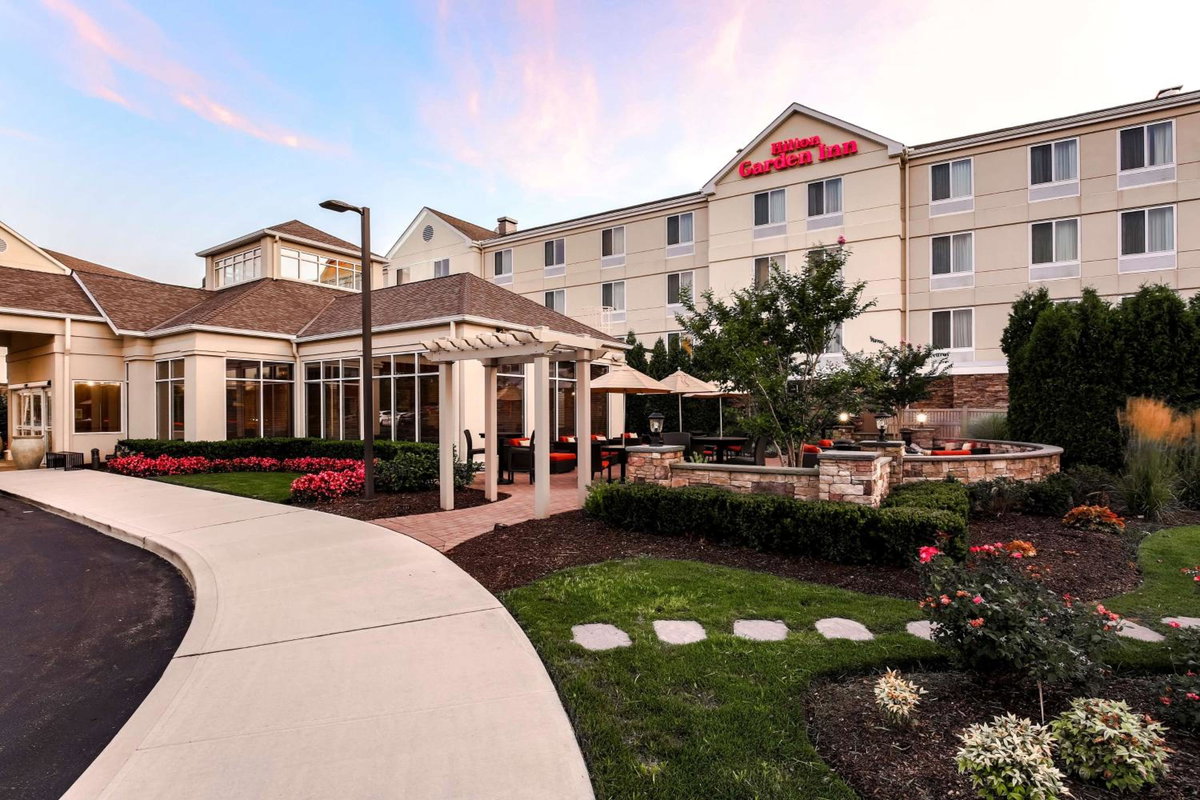 Hotel · Hilton Garden Inn Melville, Plainview