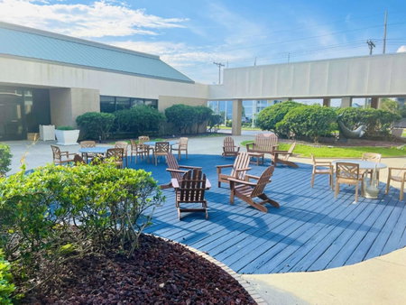 DoubleTree by Hilton Atlantic Beach Oceanfront, Havelock, United States