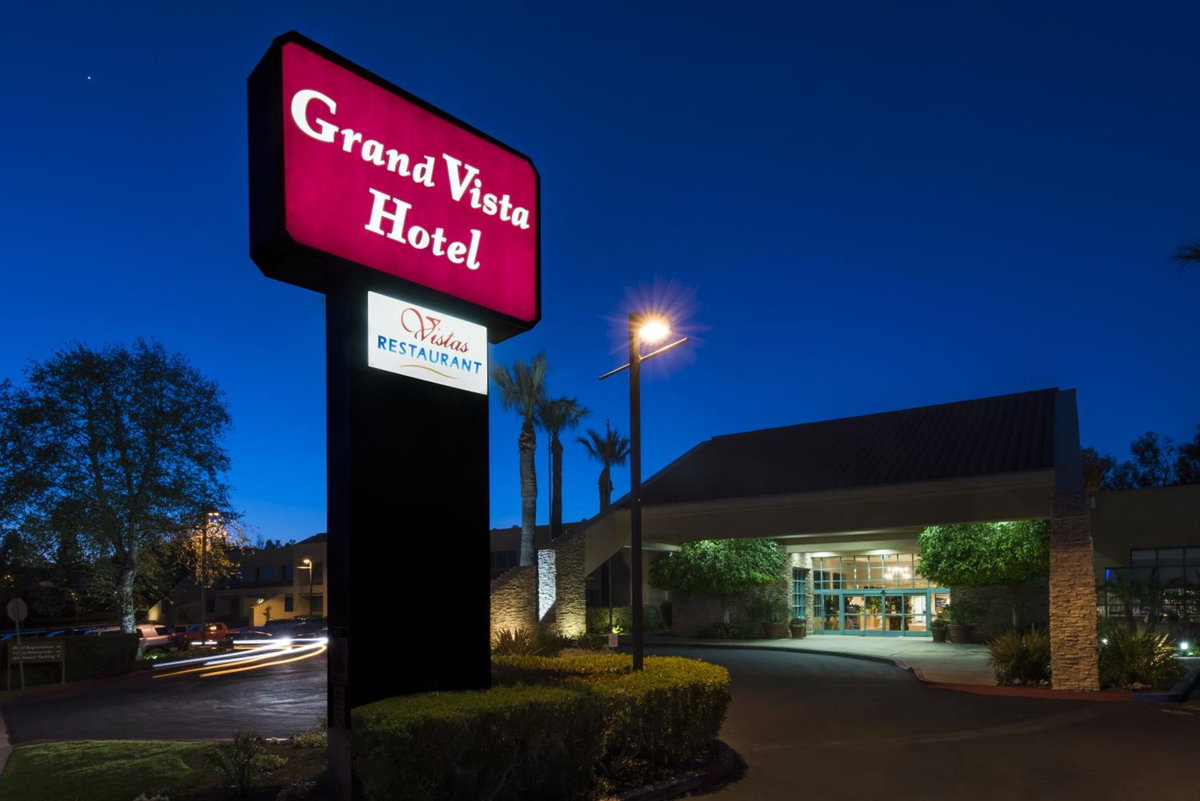 Hotel · Grand Vista Hotel, Simi Valley