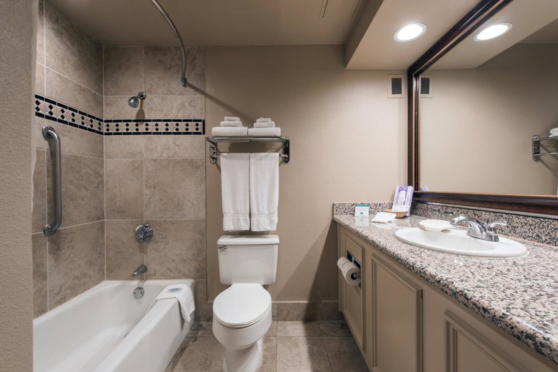 Grand Vista Hotel, Simi Valley, United States