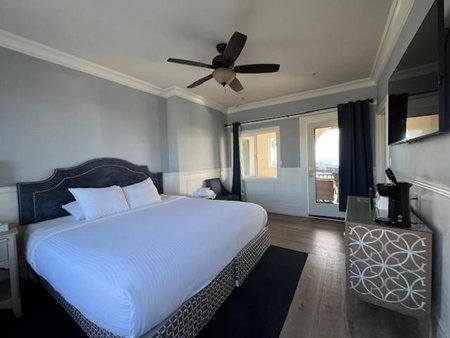 Casablanca Inn on The Beach, Santa Cruz, United States