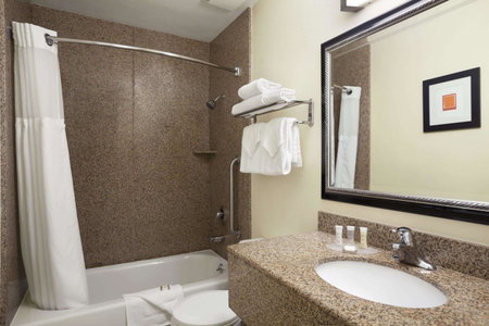 Howard Johnson by Wyndham San Diego Sea World, San Diego, Соединённые Штаты