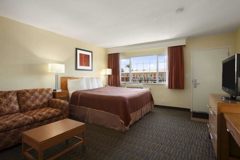 Howard Johnson by Wyndham San Diego Sea World, San Diego, Соединённые Штаты