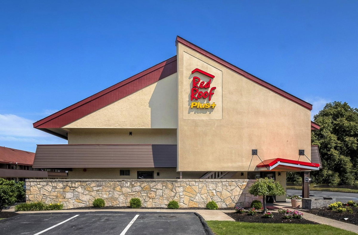 Hotel · Red Roof Inn PLUS + Boston - Framingham, Framingham