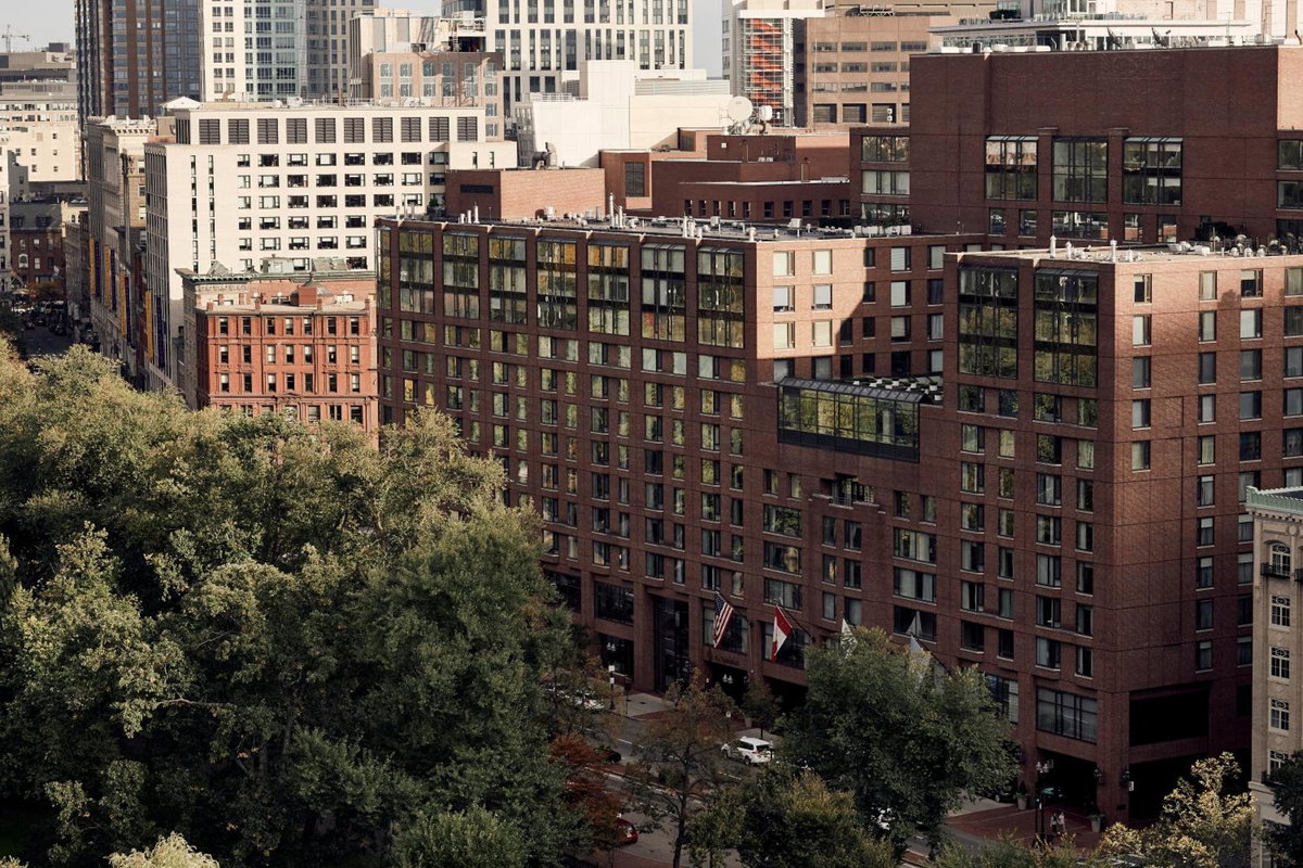 Hotel · Four Seasons Boston, Boston