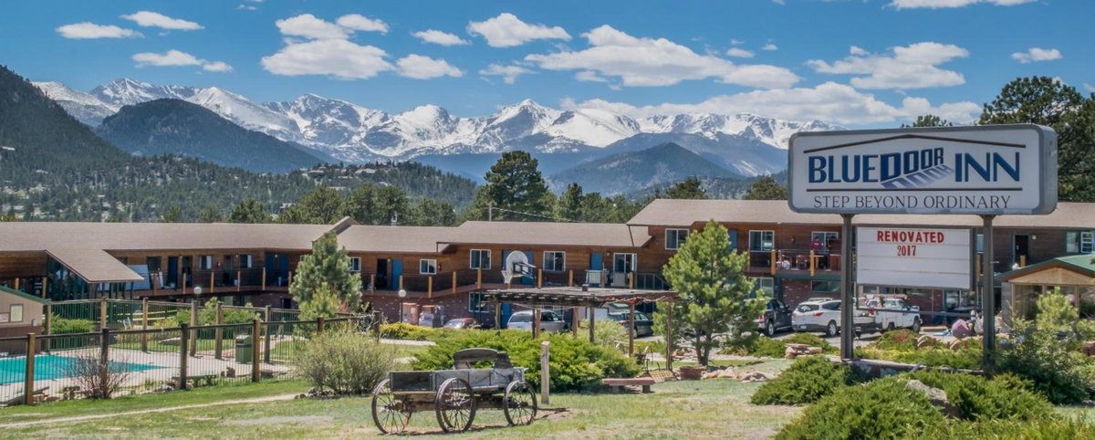 Hotel · Blue Door Inn, Estes Park
