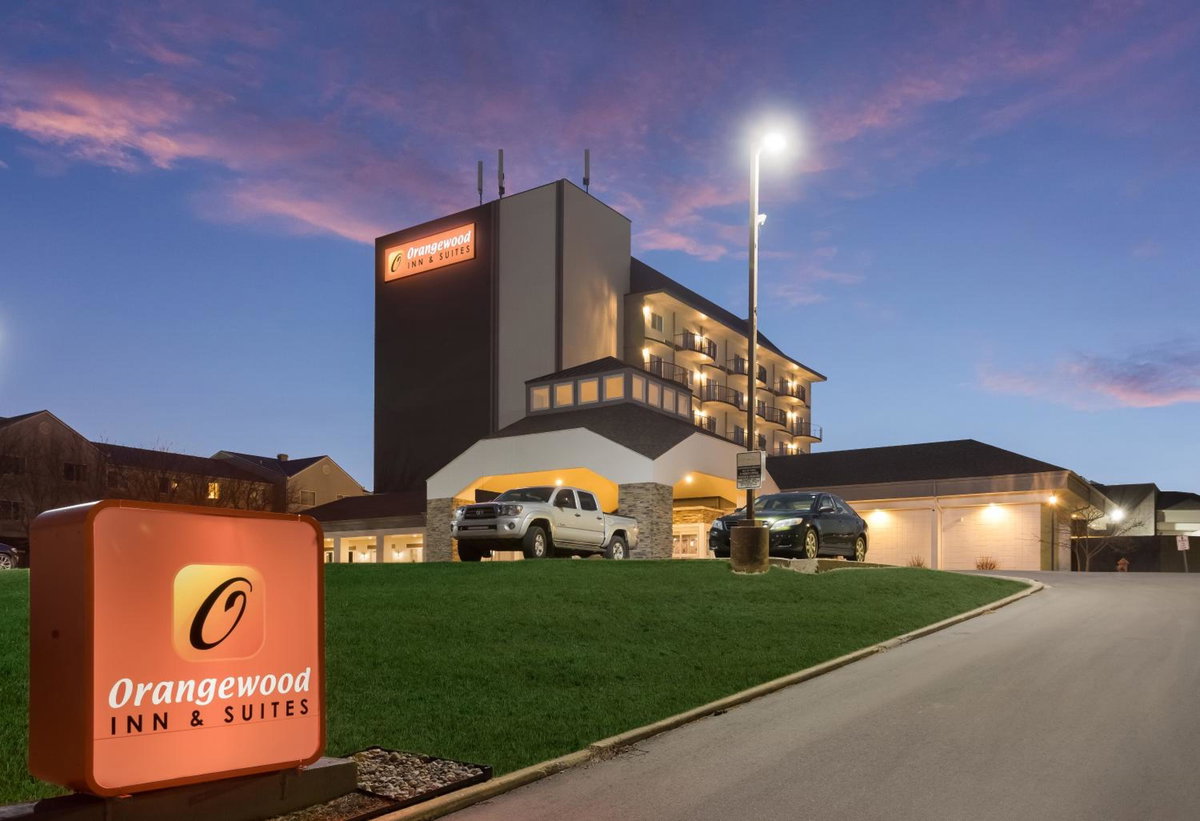 Orangewood Inn & Suites Kansas City Airport, United States