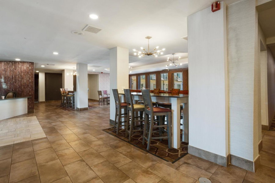 Orangewood Inn & Suites Kansas City Airport, Kansas City, États-Unis