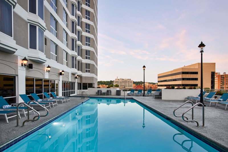 Hilton Kansas City Country Club Plaza, Kansas City, United States