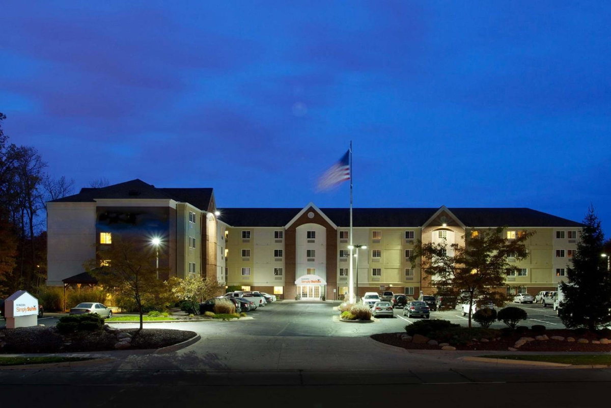 Hotel · Sonesta Simply Suites Cleveland North Olmsted Airport, North Olmsted