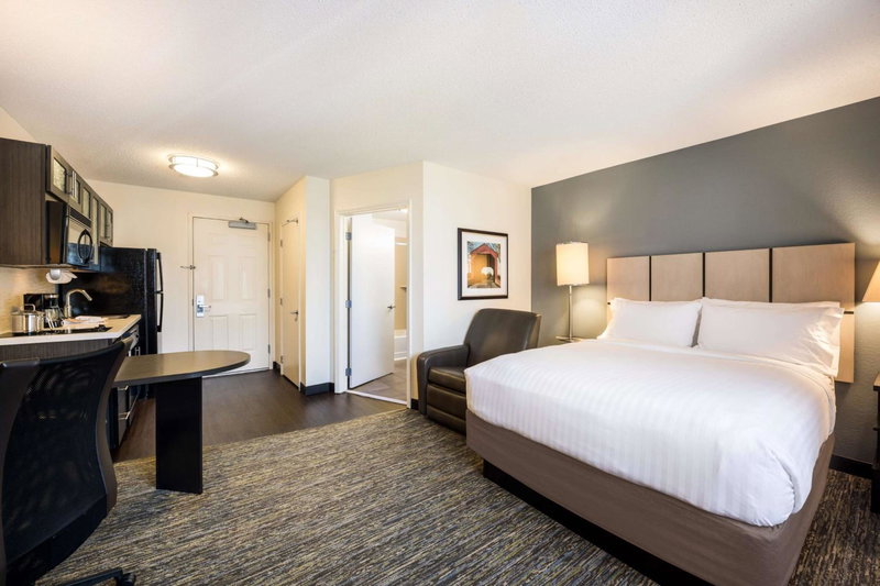 Sonesta Simply Suites Cleveland North Olmsted Airport, North Olmsted, United States