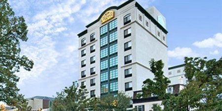 Marco LaGuardia Hotel & Suites, Queens, Estados Unidos