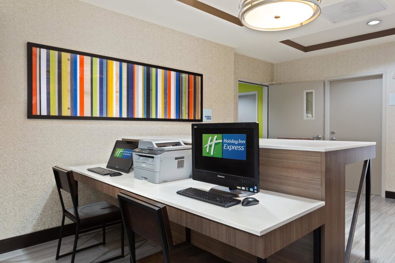 Holiday Inn Express Hotel & Suites Largo-Clearwater by IHG, Largo, United States