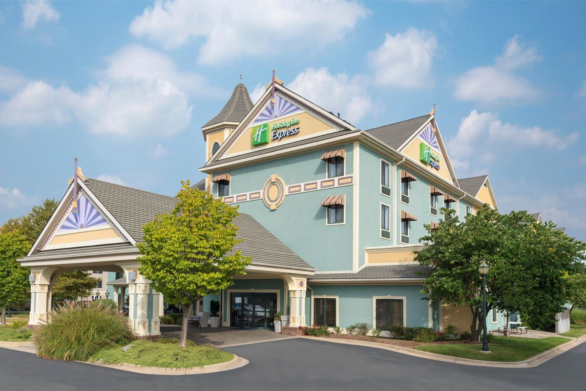 Hotel · Holiday Inn Express Holland by IHG, Holland