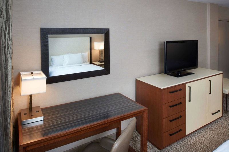 DoubleTree by Hilton Fresno Convention Center, Fresno, United States