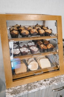 The Ashley Inn & Suites, Lincoln City, United States