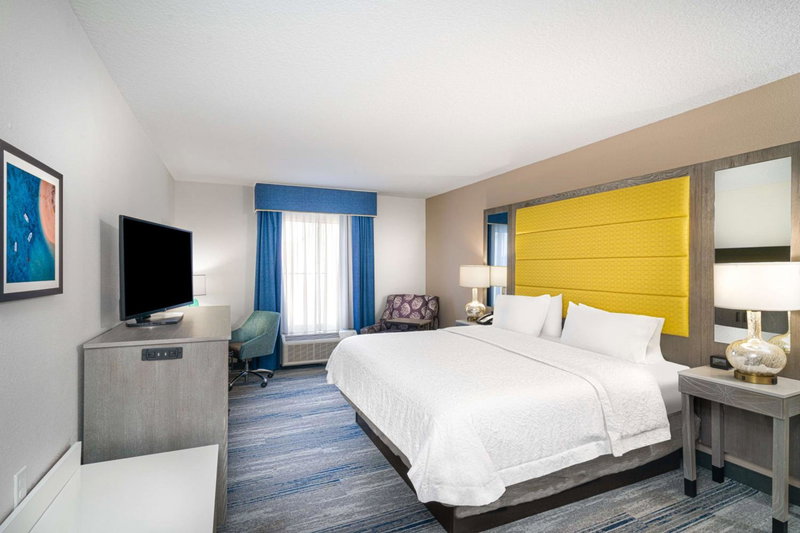 Hampton Inn & Suites Amelia Island-Historic Harbor Front, Fernandina Beach, United States