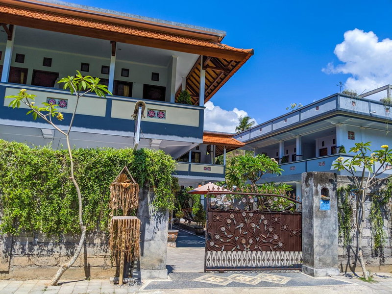 Serangan Inn Mimba, Padangbai, 인도네시아 공화국