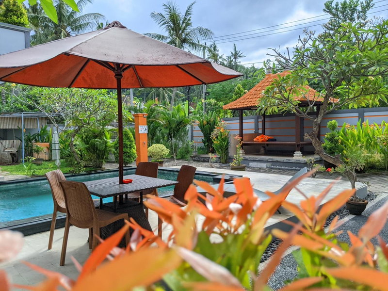 Serangan Inn Mimba, Padangbai, 인도네시아 공화국