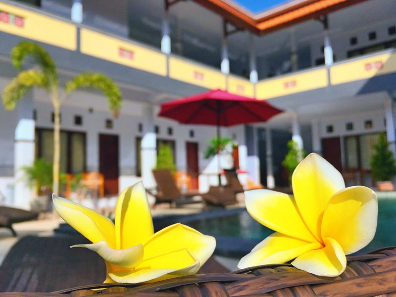Serangan Inn Mimba, Padangbai, 인도네시아 공화국