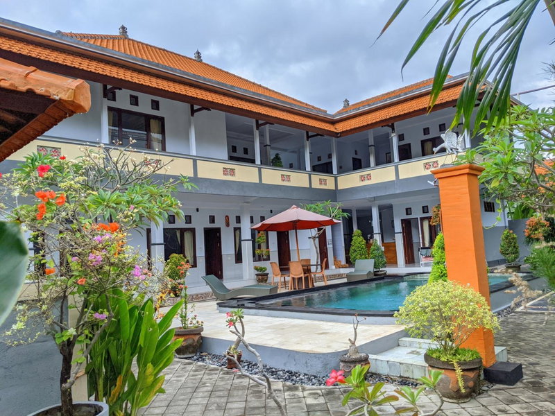 Serangan Inn Mimba, Padangbai, 인도네시아 공화국