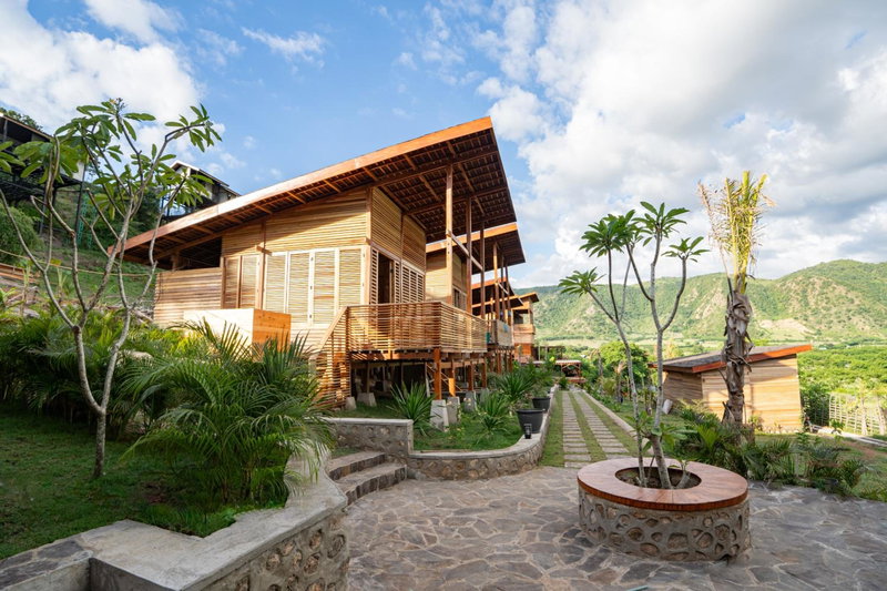 Bukit Samudra, Lemonga, Indonesia