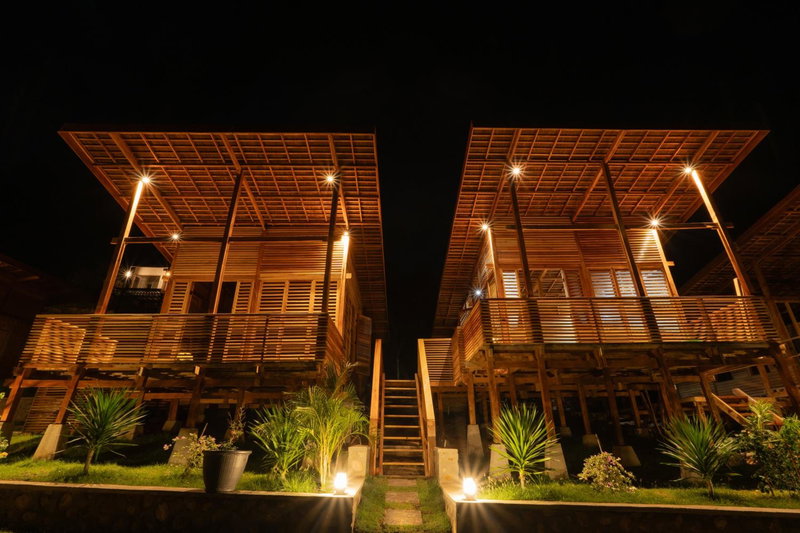 Bukit Samudra, Lemonga, Indonesia