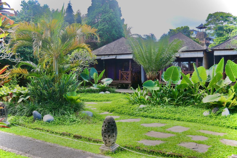 Puri Karang Besakih, Menanga, Indonesia