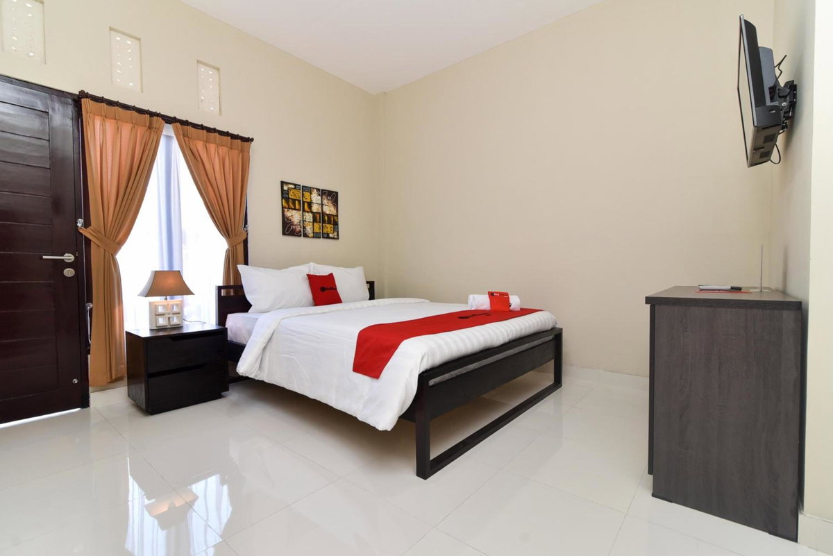 RedDoorz Plus near Jalan Imam Bonjol Denpasar, Indonesia