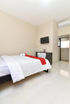 RedDoorz Plus near Jalan Imam Bonjol Denpasar, Seminyak, Indonesien