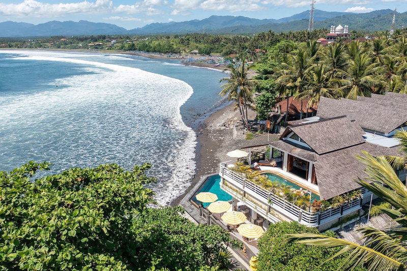 Bombora Medewi, Pekutatan, Indonesia