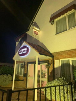AJ Lodge, Slough, Reino Unido