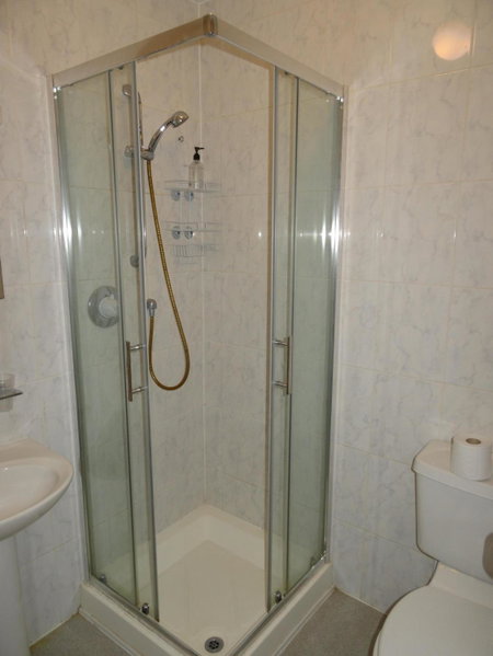AJ Lodge, Slough, Reino Unido